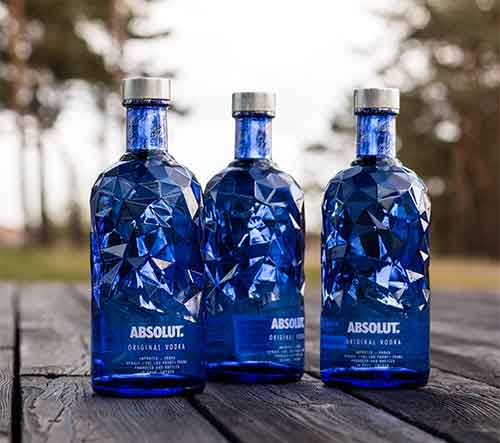 Open up to the unexpected with the Absolut Facet limited edition bottle made by Ardagh